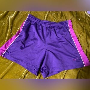 EUC Nike - women’s small shorts